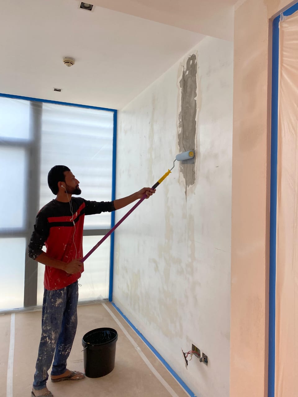 Wall painting Home repair Services In Dubai